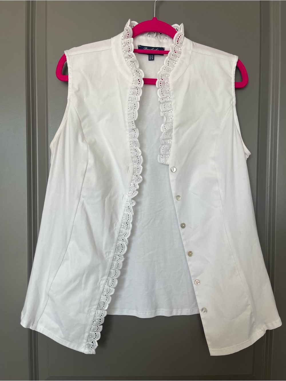 Bariloche made in Spain White Sleeveless Eyelet-Trim Button blouse small-medium